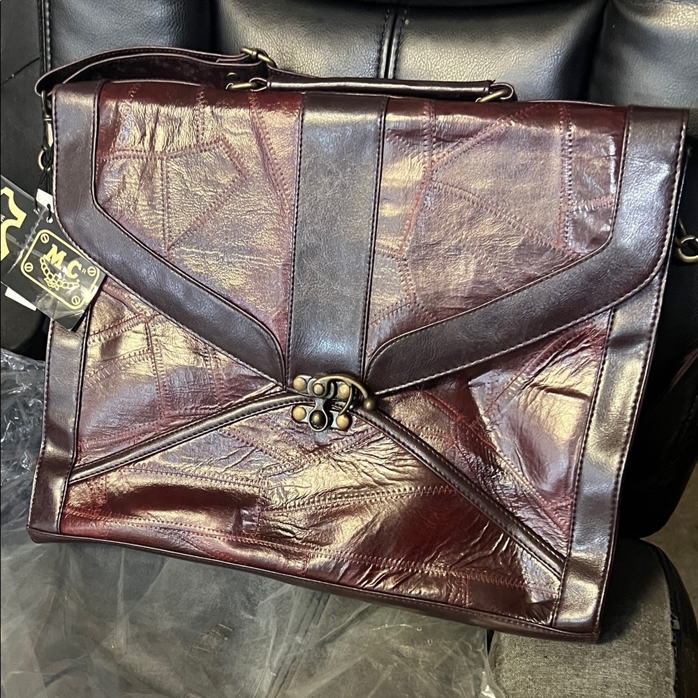 Elegant Burgundy Leather Messenger Bag